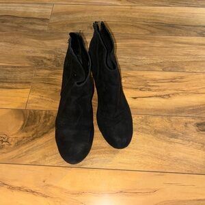 Women’s heel shoes size 6 1/2